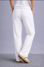White Relaxed Fit Baggy Trouser – Men's Casual Bottoms